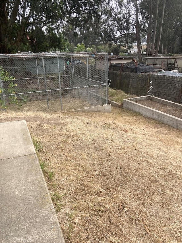 2235 Willow Rd, Arroyo Grande, CA 93420 - view of community featuring fence and a garden