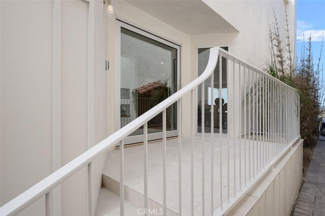 207 Canal St, Newport Beach, CA 92663 - view of stairway