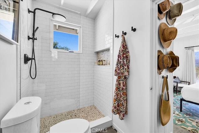 2837 Border Ave, Joshua Tree, CA 92252 - ensuite bathroom featuring toilet and a tile shower