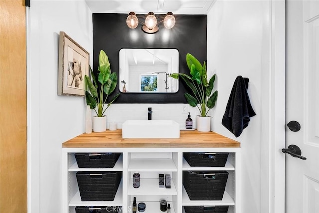 2837 Border Ave, Joshua Tree, CA 92252 - mudroom featuring a sink