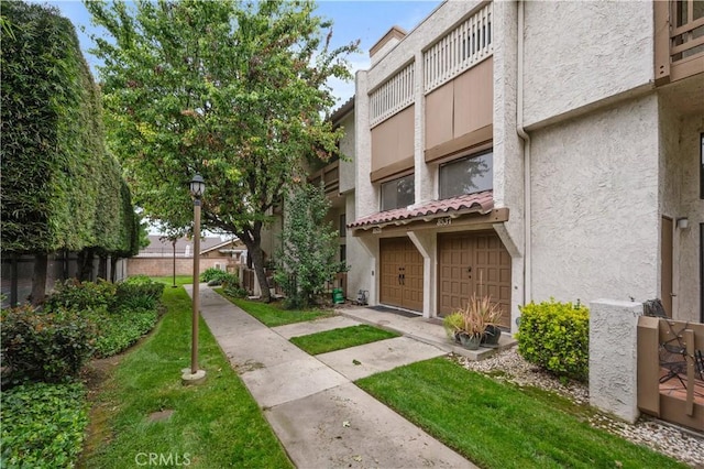 8535 Village Ln, Rosemead, CA 91770 - surrounding community featuring a garage
