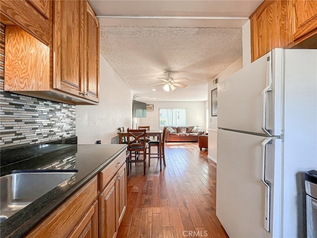 4815 Topanga Canyon Blvd, Woodland Hills, CA 91364 - photo 28