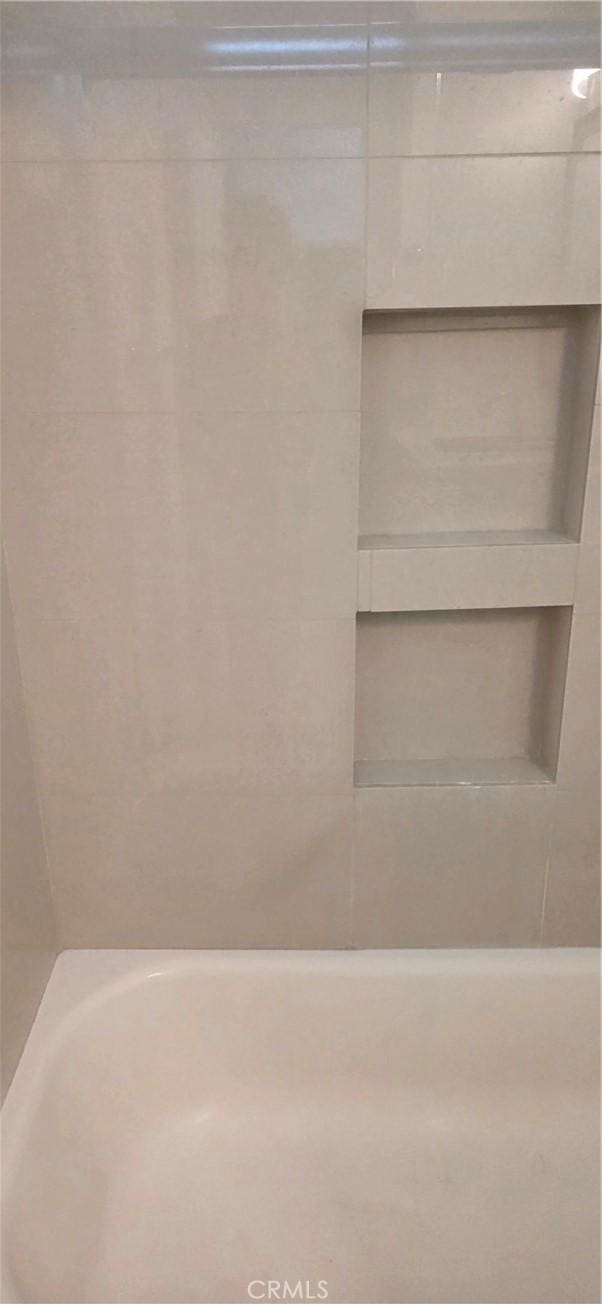 715 S Webster Ave Unit 30, Anaheim, CA 92804 - bathroom featuring a tub