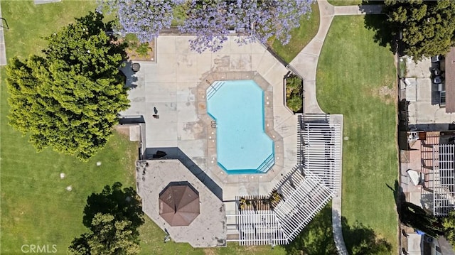 875 S Rexford St, Rialto, CA 92376 - bird's eye view of a pool