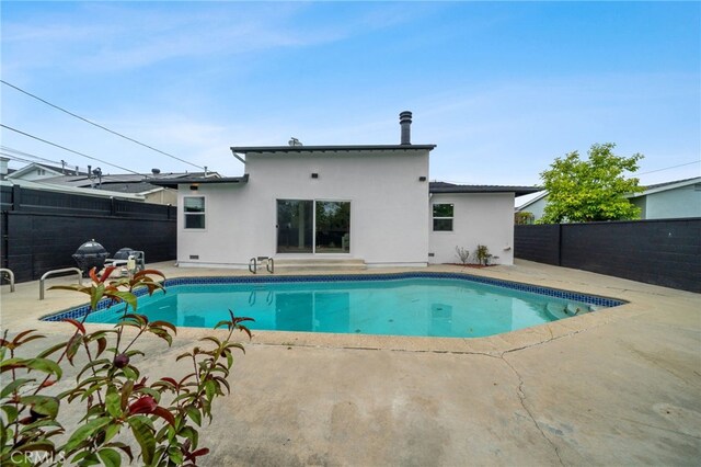 6316 Michelson St, Lakewood, CA 90713 - view of swimming pool featuring a fenced backyard, a fenced in pool, and a patio area