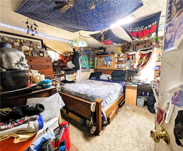 14136 Osage Rd, Apple Valley, CA 92307 - bedroom featuring carpet