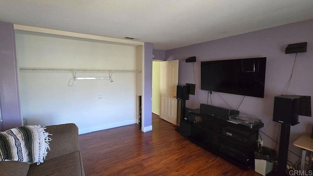 42154 Thoroughbred Ln, Murrieta, CA 92562 - living room with baseboards, wood finished floors, and visible vents