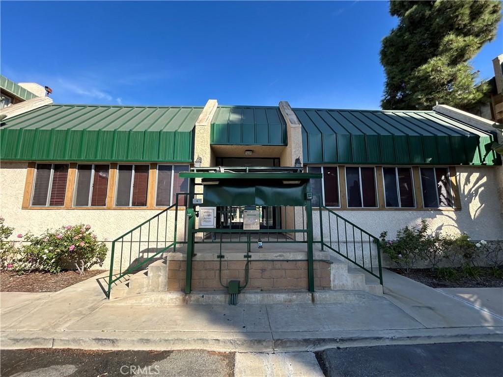 12121 Centralia St Unit 305, Lakewood, CA 90715 - photo 1