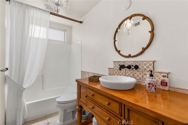 429 Indian Wells Rd, Banning, CA 92220 - full bathroom featuring toilet, shower / tub combo, and vanity