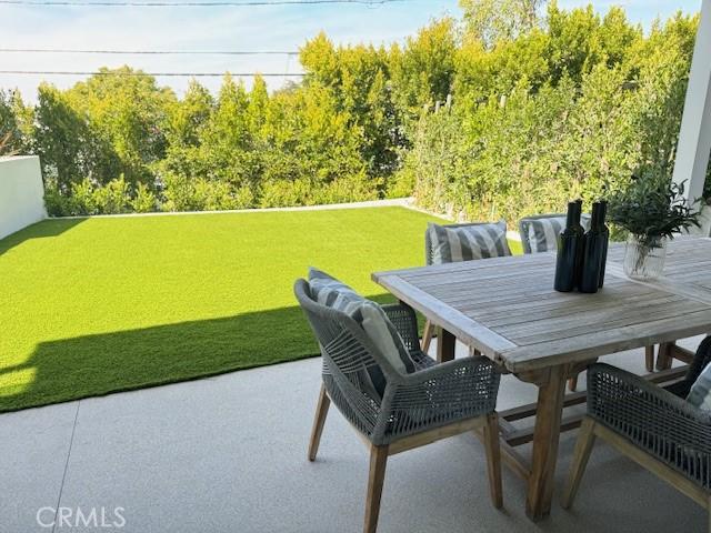 view of patio / terrace with outdoor dining space