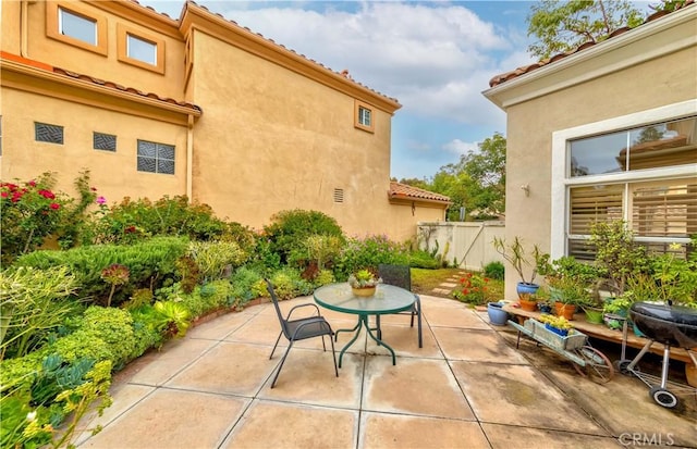 10925 Kimball Pl, Tustin, CA 92782 - view of patio with fence