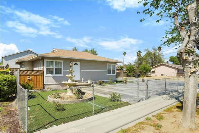1210 E Whittier Ave, Hemet, CA 92543 - view of front of property featuring a gate, a front lawn, and fence