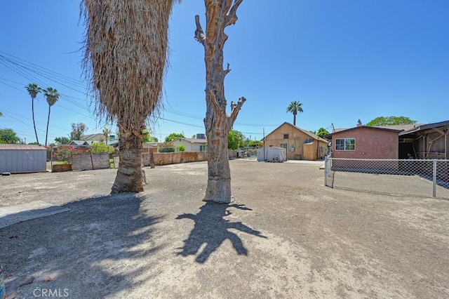 1107 B St, Brawley, CA 92227 - view of yard featuring fence
