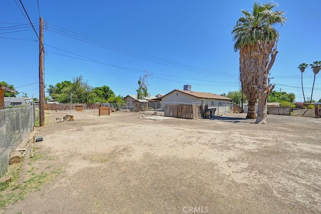 1107 B St, Brawley, CA 92227 - view of yard featuring fence