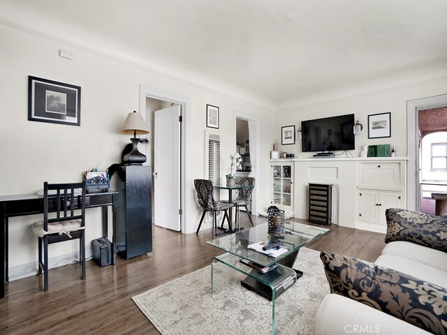 1407 Obispo Ave, Long Beach, CA 90804 - living area featuring wood finished floors