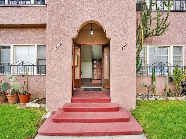 1407 Obispo Ave, Long Beach, CA 90804 - doorway to property with stucco siding