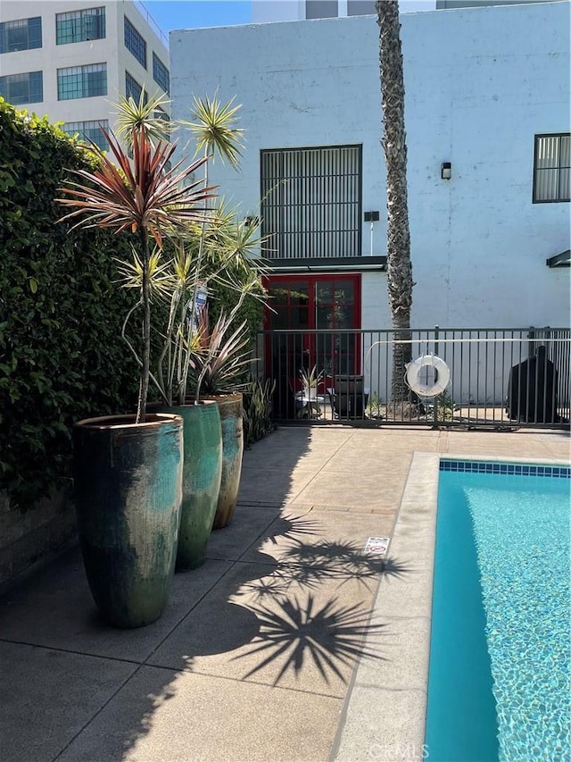 420 S San Pedro St Unit 102, Los Angeles, CA 90013 - view of pool