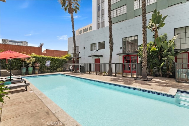 420 S San Pedro St Unit 102, Los Angeles, CA 90013 - view of community pool