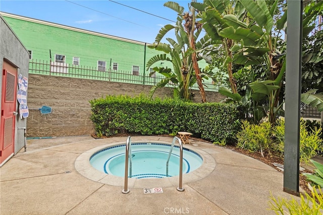 420 S San Pedro St Unit 102, Los Angeles, CA 90013 - view of swimming pool featuring a community hot tub