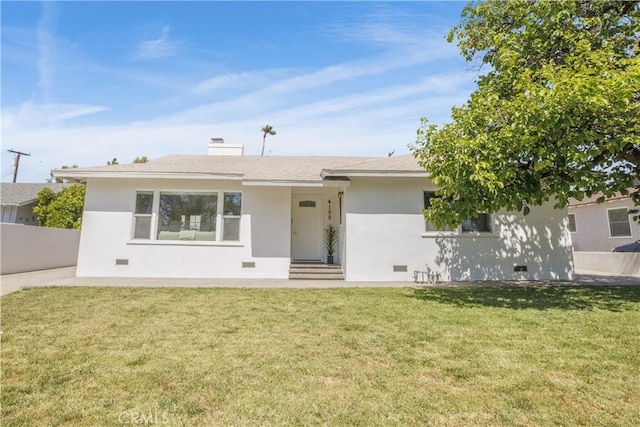 ranch-style house featuring stucco siding, crawl space, fence, and a front lawn