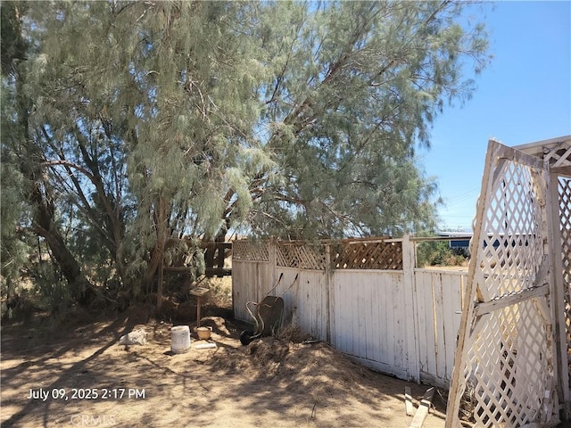 18340 Delicious St, Adelanto, CA 92301 - view of yard