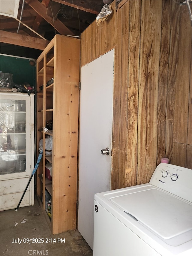 18340 Delicious St, Adelanto, CA 92301 - washroom featuring washer / clothes dryer