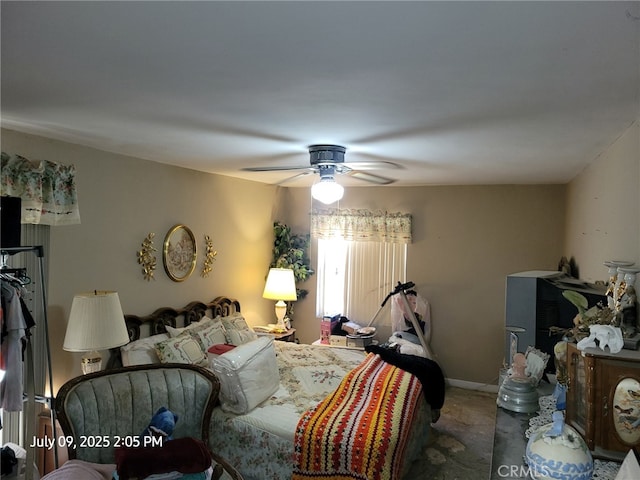 18340 Delicious St, Adelanto, CA 92301 - living room featuring a ceiling fan