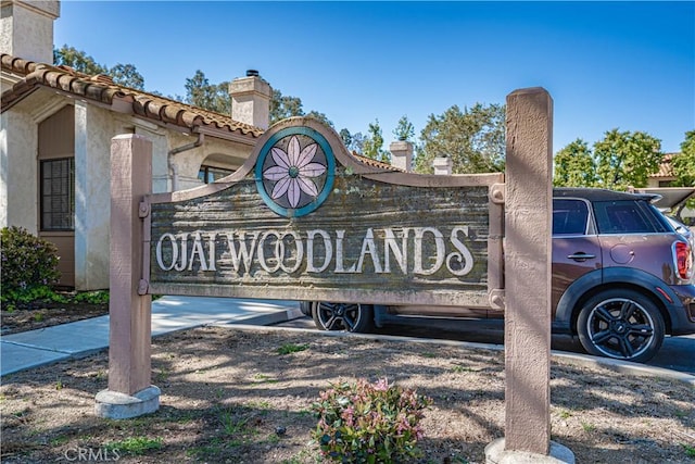 view of community / neighborhood sign