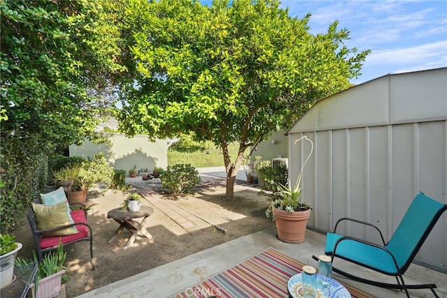 15731 Marlin Pl, Van Nuys, CA 91406 - view of patio with fence