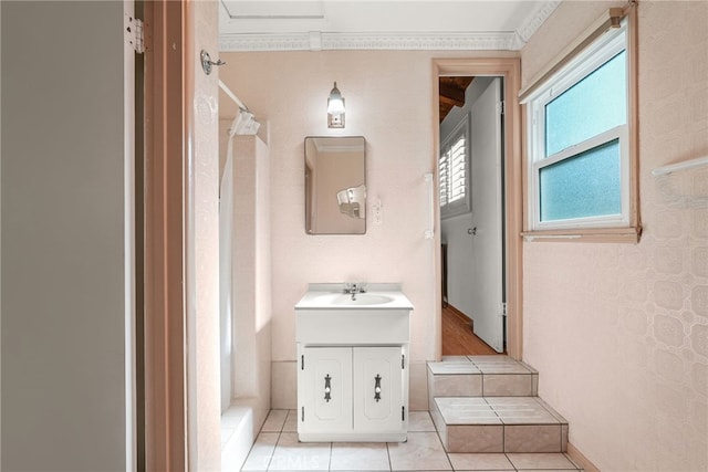 15731 Marlin Pl, Van Nuys, CA 91406 - full bath with a shower with curtain, tile patterned flooring, and vanity