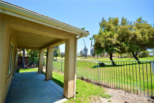 31105 Sunningdale Dr, Temecula, CA 92591 - view of yard featuring a patio area