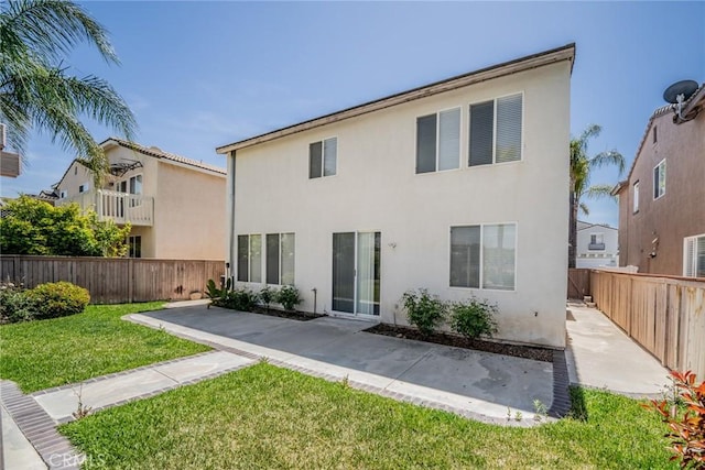 32674 Clearvail Dr, Temecula, CA 92592 - back of property featuring a patio area and stucco siding