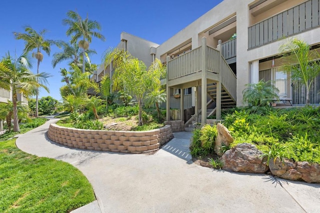 149 W Glaucus St Unit D, Encinitas, CA 92024 - surrounding community with stairway