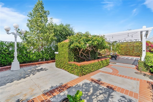 3 Treethorne Cir, Laguna Niguel, CA 92677 - surrounding community with a patio area