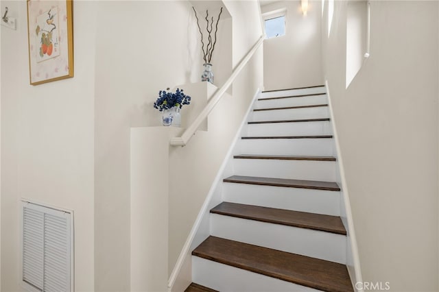1210 Southwood Dr, San Luis Obispo, CA 93401 - view of stairway