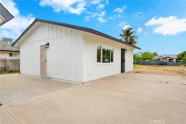 7307 Diamond St, Riverside, CA 92504 - view of outbuilding with fence