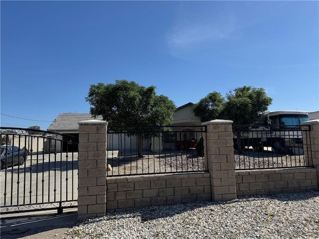 17815 Chestnut St, Hesperia, CA 92345 - gate with a fenced front yard