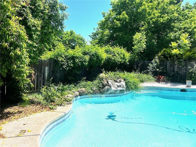 3324 Columbia Ave, Merced, CA 95340 - view of pool featuring a fenced in pool and a fenced backyard