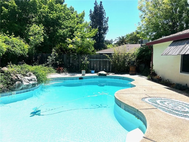 3324 Columbia Ave, Merced, CA 95340 - view of swimming pool featuring fence and a fenced in pool