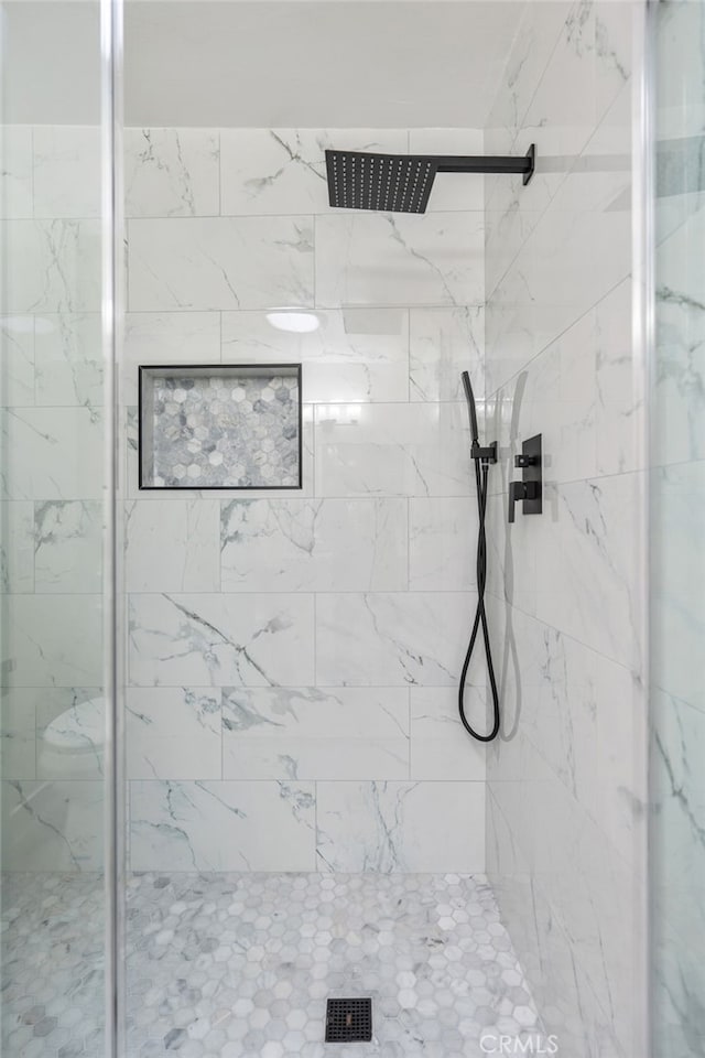 4744 Adenmoor Ave, Lakewood, CA 90713 - bathroom featuring a marble finish shower