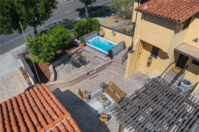 516 E Stocker St, Glendale, CA 91207 - aerial view of a pool area