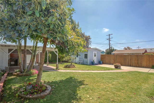 2030 N Keene Ave, Compton, CA 90059 - view of yard featuring an outbuilding