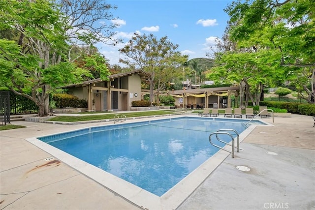 14 Woodsong Dr, Laguna Niguel, CA 92677 - community pool with a patio