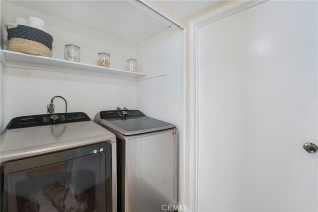 12812 Timber Rd Unit 22, Garden Grove, CA 92840 - laundry room with independent washer and dryer