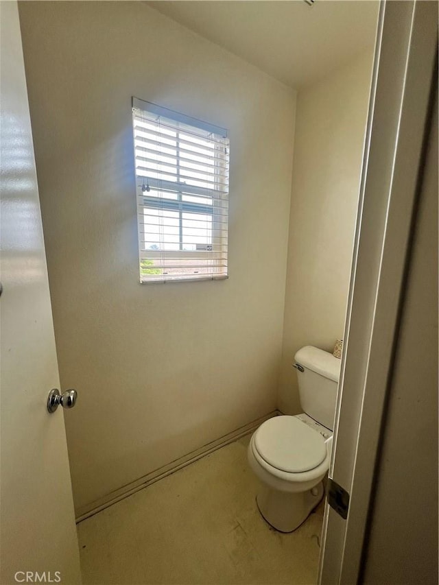 938 Sparrow Way, Perris, CA 92571 - bathroom featuring toilet