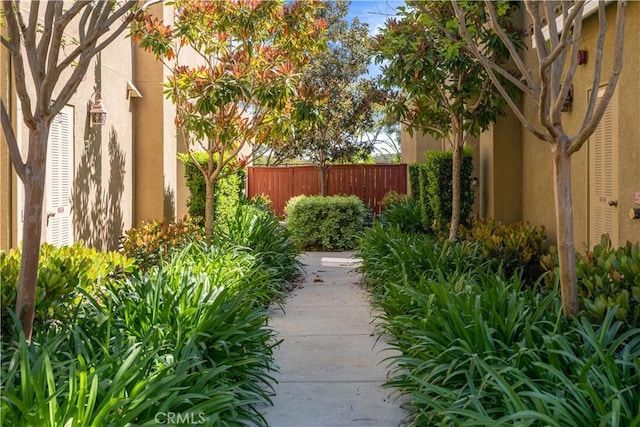 27441 Charleston Ct Unit 3, Murrieta, CA 92562 - view of yard with fence