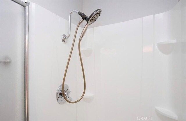 8641 Glenoaks Blvd Unit 107, Sun Valley, CA 91352 - room details featuring a shower