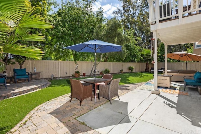 750 Arbor Glen Ln, Vista, CA 92081 - view of patio featuring a fenced backyard and outdoor dining area