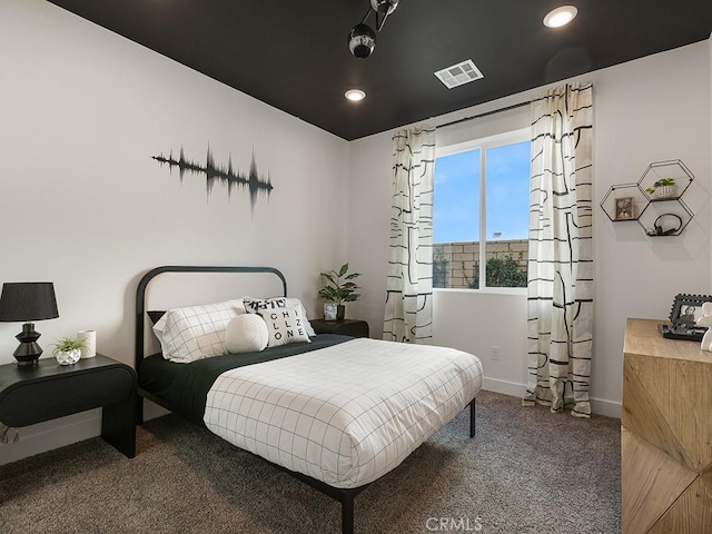 bedroom with carpet flooring, recessed lighting, baseboards, and visible vents