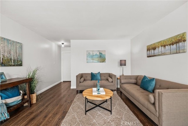 545 Chestnut Ave Unit 202, Long Beach, CA 90802 - living area with baseboards and wood finished floors